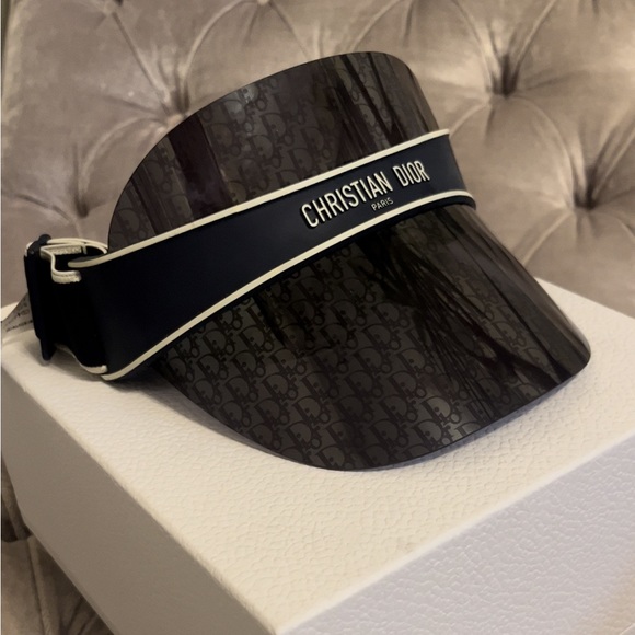 Authentic Dior Visor - Picture 4 of 8